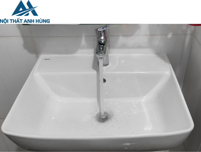 Lavabo Inax L-312V Treo Tường
