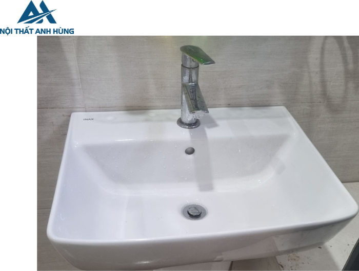 Lavabo Inax L-312V Treo Tường
