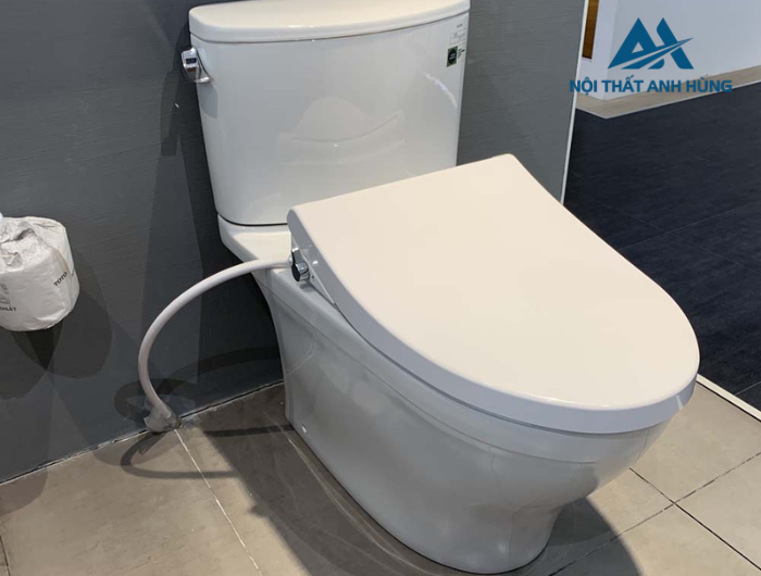 Bồn cầu TOTO CS767RE4 2 khối nắp rửa cơ TCW1211A