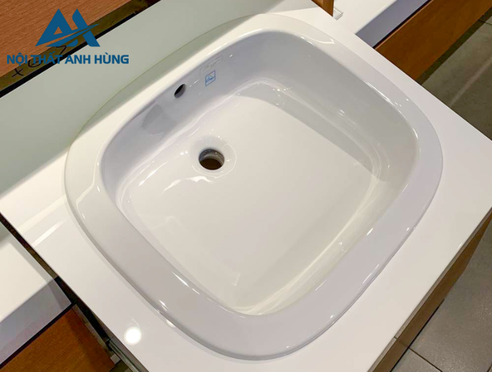 Chậu lavabo dương vành TOTO L763