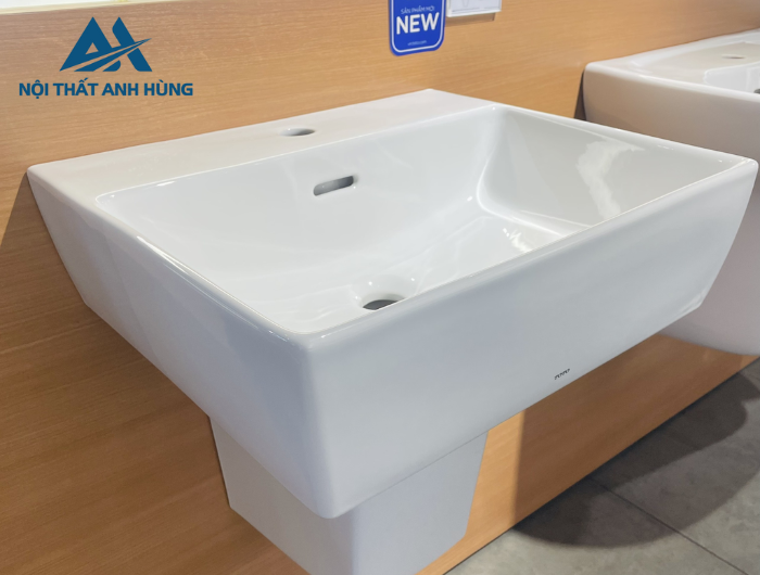 Chậu lavabo treo tường TOTO LHT328C