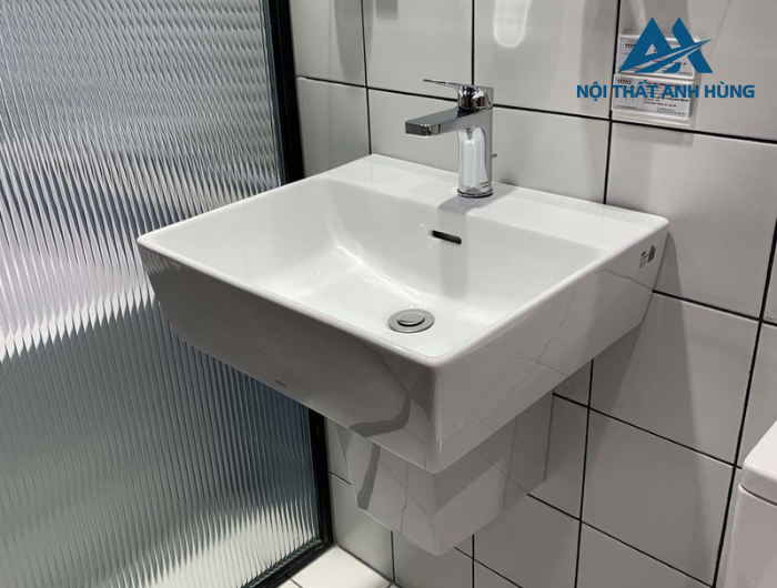 Chậu lavabo treo tường TOTO LHT328C