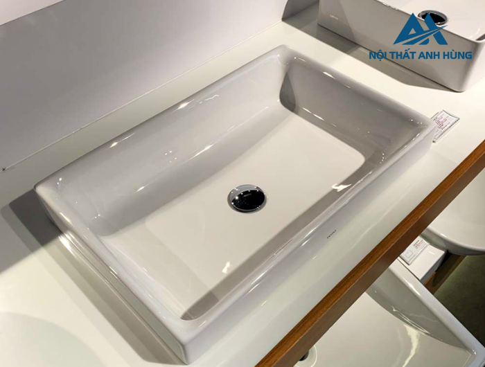 Chậu rửa lavabo đặt bàn TOTO L1716