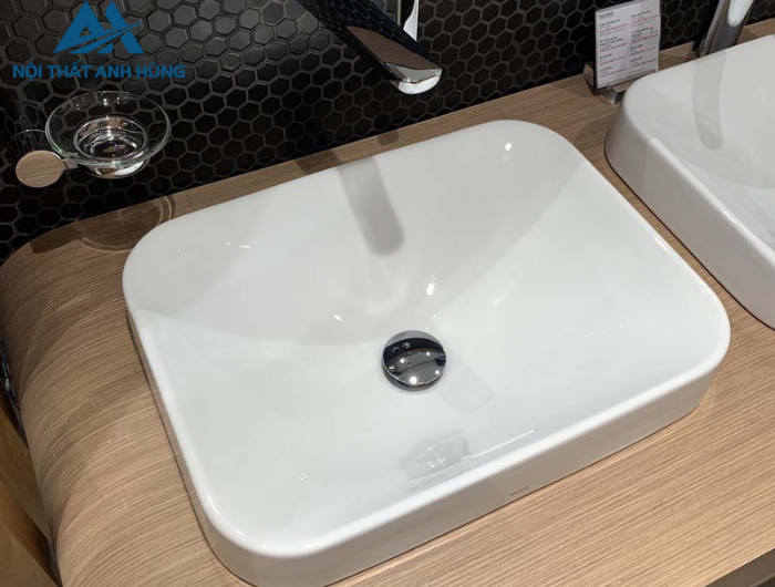 Chậu rửa lavabo đặt bàn TOTO LT5715