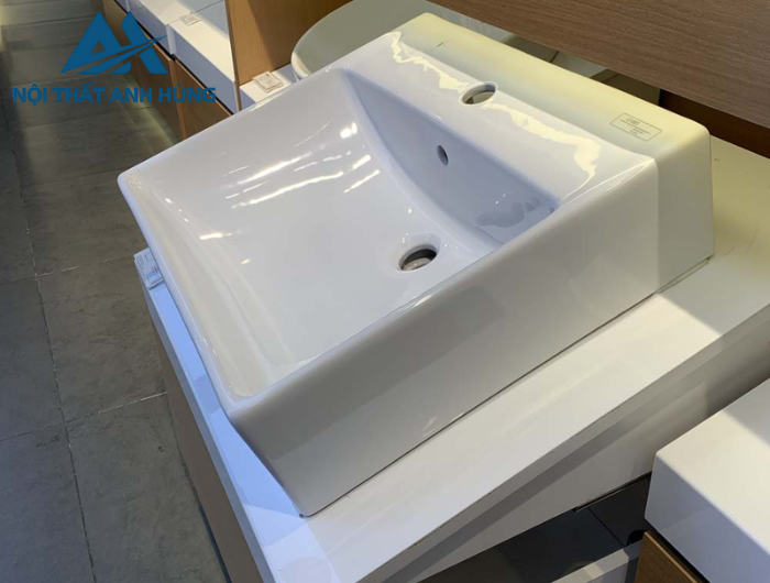 Chậu rửa lavabo đặt bàn TOTO LT710CTR