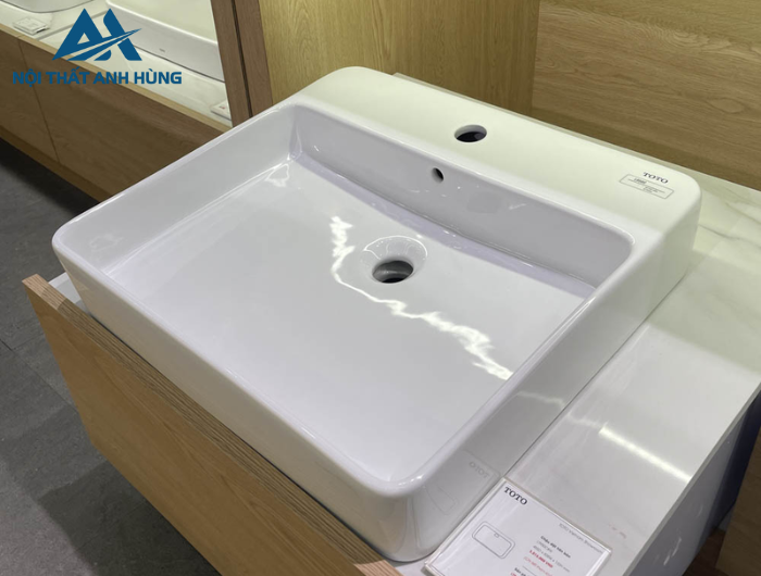 Chậu rửa lavabo đặt bàn TOTO LT950C