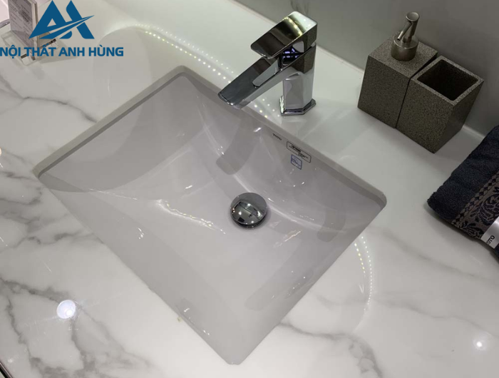 Chậu rửa mặt lavabo âm bàn TOTO LW1536V TL516GV kèm giá đỡ
