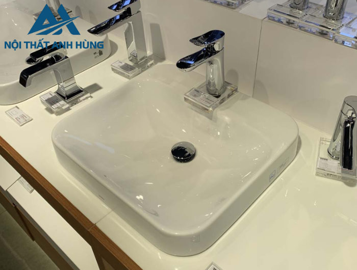 Chậu rửa lavabo đặt bàn TOTO LT5615C