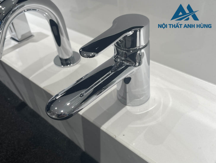 Vòi lavabo lạnh TOTO TVLC101NSR