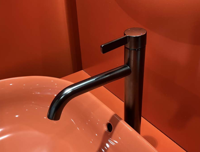 Vòi Lavabo Nóng Lạnh Cổ Cao TOTO TLG11305B#MBL Màu Đen Mờ