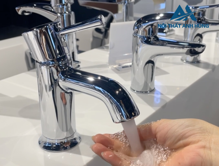 Vòi lavabo nóng lạnh LN TOTO TLS02301V