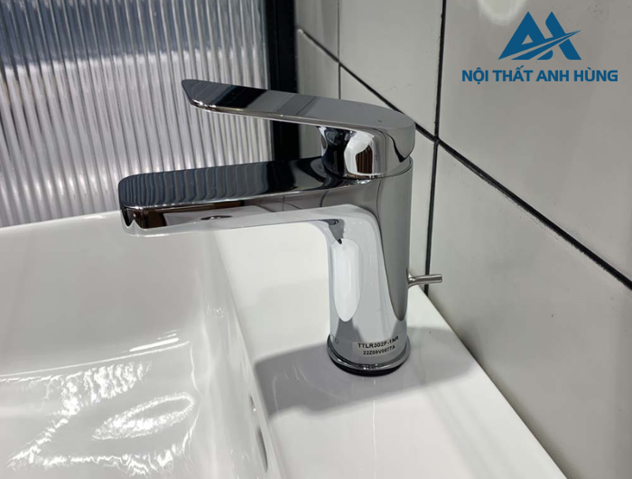Vòi lavabo nóng lạnh TOTO TTLR302F-1NR