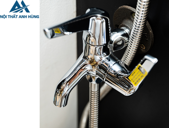 Vòi Sen Lạnh Inax BFV-17-4C Tay Sen Mạ
