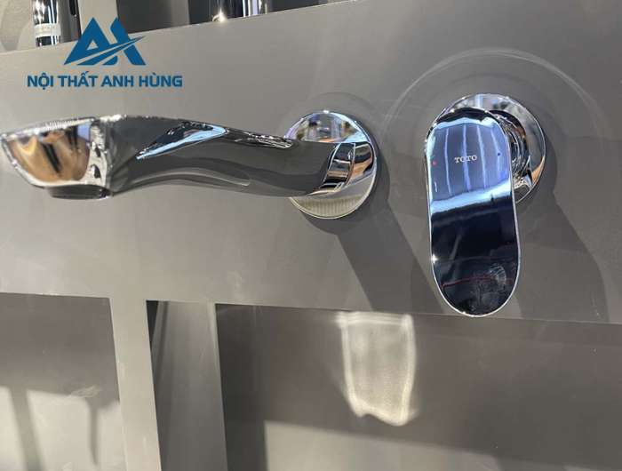 Vòi lavabo nóng lạnh gắn tường TOTO TLG01311BB
