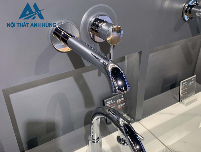 Vòi lavabo nóng lạnh gắn tường TOTO TLS02308B