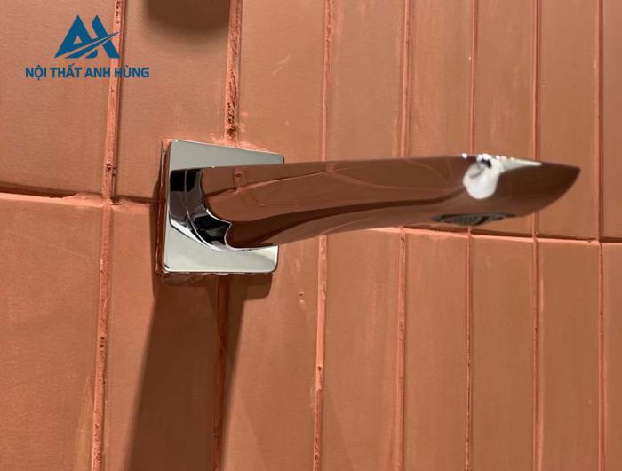 Vòi xả bồn âm tường TOTO TBG02001B