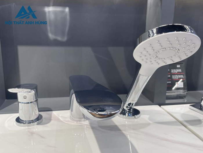 Vòi xả bồn tắm TOTO TBG01305BB nóng lạnh