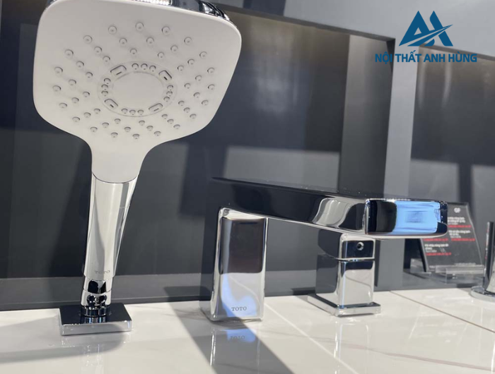 Vòi xả bồn tắm TOTO TBG10305AA nóng lạnh