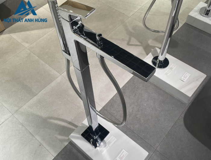 Vòi xả bồn tắm TOTO TBG10306AA TBN01105B đặt sàn