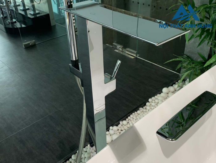 Vòi xả bồn tắm TOTO TBP02303AA đặt sàn nóng lạnh